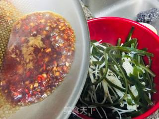 辣拌海带丝金针菇的做法步骤：5