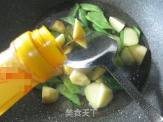 油豆角土豆宽粉的做法步骤：4
