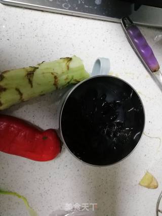 莴笋炒木耳的做法步骤：1