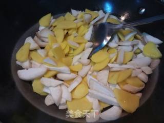 土豆蛋皮炒杏鲍菇的做法步骤：5