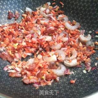 腊肠虾仁炒饭的做法步骤：5