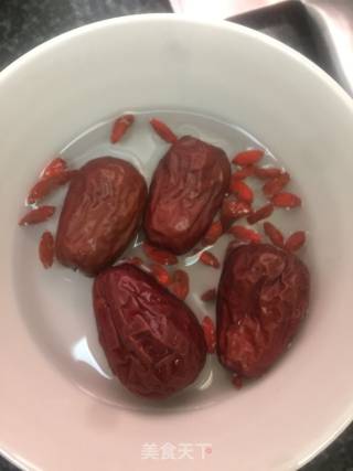 红萝卜玉米鸡汤的做法步骤：3