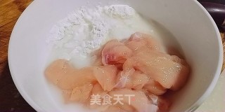 酸甜鸡脯的做法步骤：3