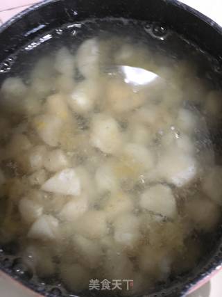 白萝卜炒鲜贝的做法步骤：2