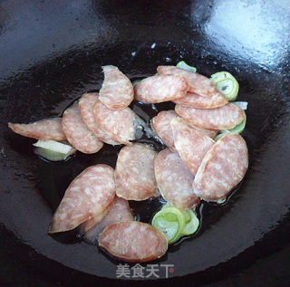 腊味——腊肠炒尖椒的做法步骤：3