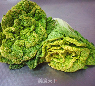 腊味——腊肠炒黄心菜的做法步骤：1