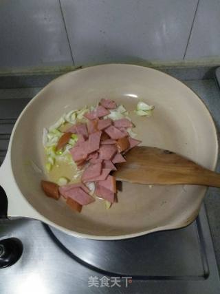 西葫芦炒火腿肠的做法步骤：6