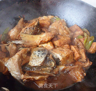 三文鱼头烧豆腐的做法步骤：7