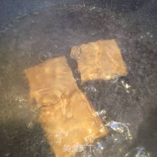 菠菜拌豆干的做法步骤：2