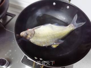 红烧昌鳊鱼的做法步骤：3