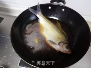 红烧昌鳊鱼的做法步骤：5