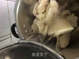 莲藕筒骨汤的做法步骤：3