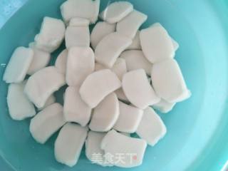 腊肉炒年糕的做法步骤：2