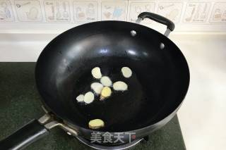 韭菜炒河虾的做法步骤：3