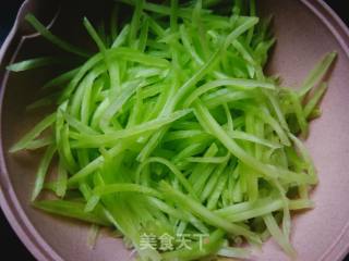 清拌笋丝的做法步骤：2