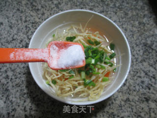 银鱼干炒鸭蛋的做法步骤：4