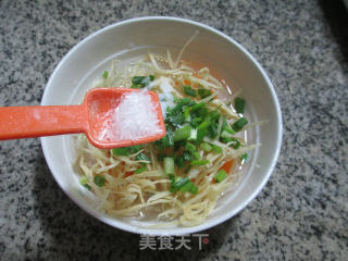 银鱼干炒鸭蛋的做法步骤：5