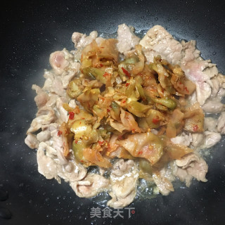 榨菜炒肉片的做法步骤：7