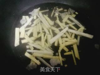 蚝油双笋(怎么去除鲜笋的涩味)的做法步骤：2