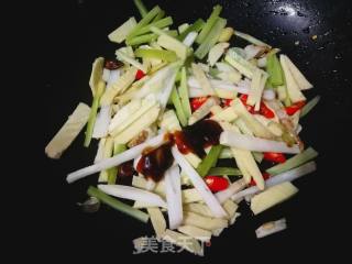 蚝油双笋(怎么去除鲜笋的涩味)的做法步骤：6
