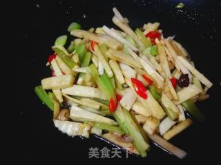 蚝油双笋(怎么去除鲜笋的涩味)的做法步骤：7