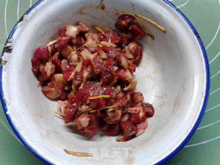 香菇胡萝卜羊肉焖饭的做法步骤：4