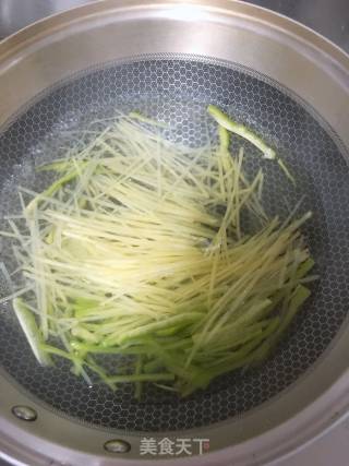 如何制作健康土豆丝的做法步骤：3