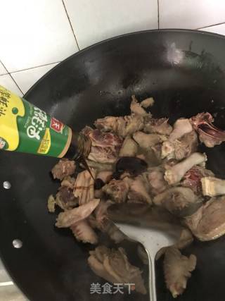焖鹅肉的做法步骤：3