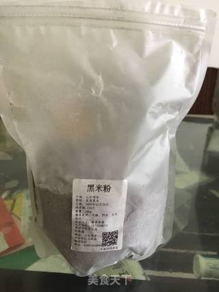 超简单好吃的黑米芝麻糕-男女老少皆宜的做法步骤：2