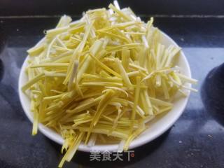 蚝油蒜黄的做法步骤：1