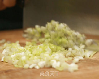 锅贴的做法步骤：4