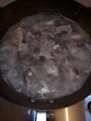 玉竹脊骨汤的做法步骤：1
