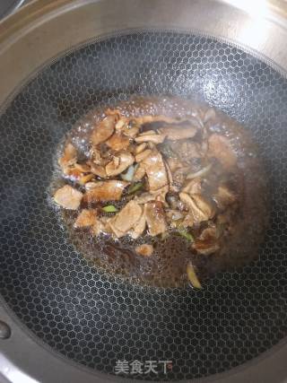 油豆腐炒芹菜的做法步骤：6
