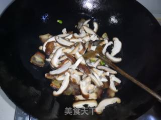 #腊味#腊肉香菇土豆片的做法步骤：9
