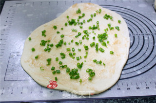 烫面起酥葱油饼的做法步骤：9
