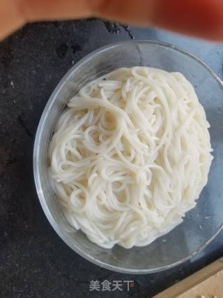 鸡蛋菠菜炒米粉的做法步骤：3