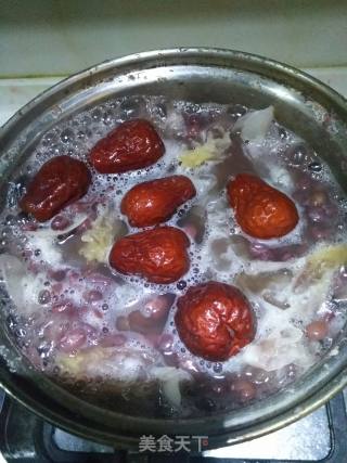 红豆莲子银耳羹的做法步骤：4