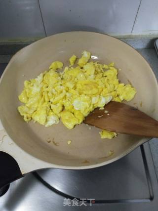杏鲍菇炒鸡蛋的做法步骤：5