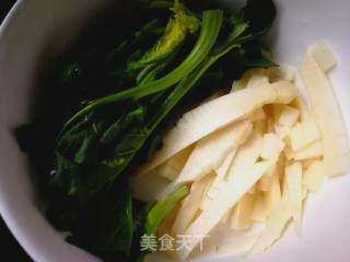 #团圆饭#三鲜胡萝卜面的做法步骤：3