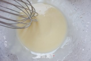 不开裂不塌陷戚风杯子蛋糕的做法步骤：2