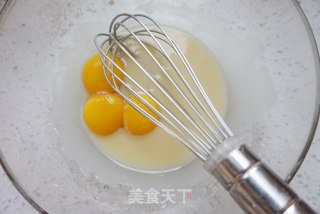 不开裂不塌陷戚风杯子蛋糕的做法步骤：3