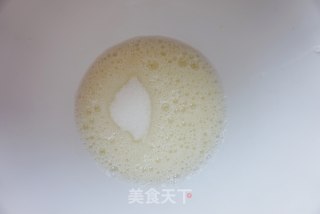 不开裂不塌陷戚风杯子蛋糕的做法步骤：5