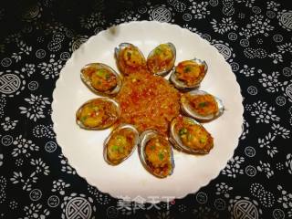 #团圆饭#蒜蓉粉丝蒸鲍鱼的做法步骤：17