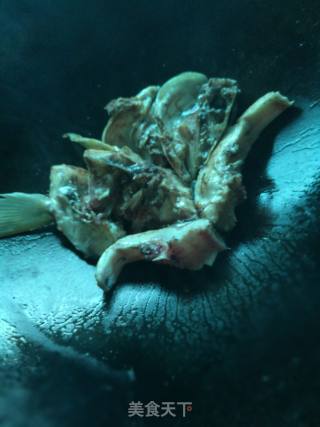 小茴菜鱼头汤的做法步骤：4