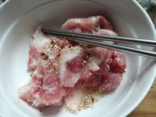 酥肉的做法步骤：4