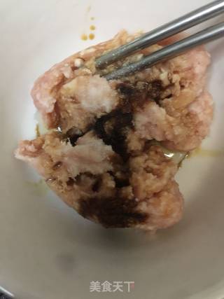 青豆酸菜炒肉末的做法步骤：1