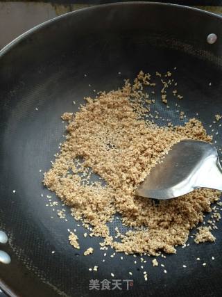 蜜饯芝麻花生汤圆的做法步骤：2