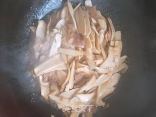 杏鲍菇炒肉的做法步骤：9