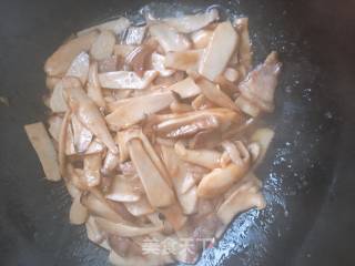 杏鲍菇炒肉的做法步骤：11