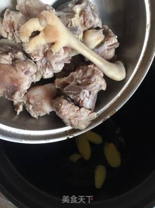 萝卜陈皮脊骨汤的做法步骤：5